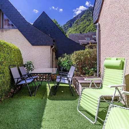 Mitoyen Avec Terrasse Et Parking A - Fr-1-401-294 *